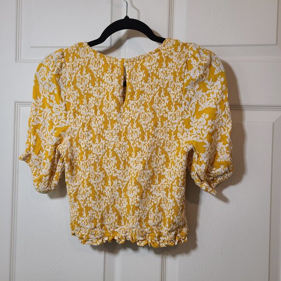 Mello Day NWOT Yellow Stretch Cropped Floral Top Size Small - Picture 5 of 5